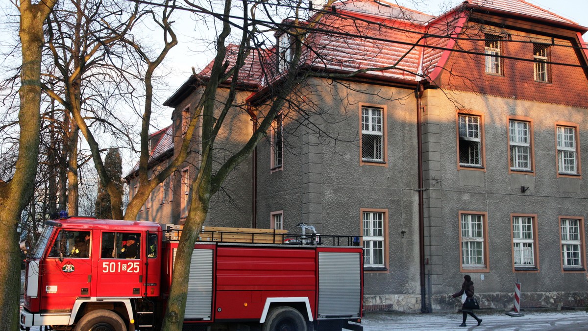 20 ciężkich samochodów ratownictwa technicznego i ratowniczo-gaśniczych dostali strażacy z pięciu województw z południowej Polski. Kupiony za unijne środki sprzęt będzie wykorzystywany do ratownictwa drogowego.