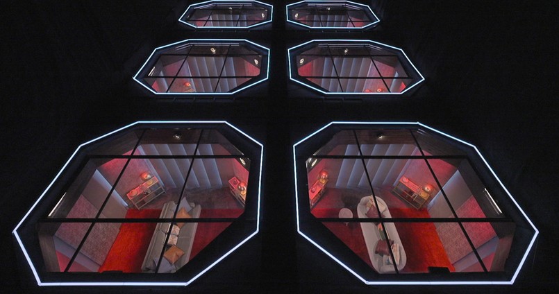 Kapsuły w programie "Love is Blind"