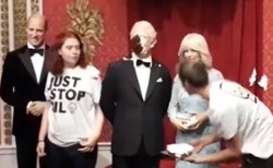 Kolejny incydent z udziałem kontrowersyjnych aktywistów. "Karol III" dostał ciastem w twarz