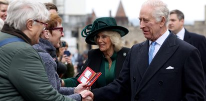 Król Karol pojawił się w Windsorze. Witały go tłumy. Jak czuje się monarcha?