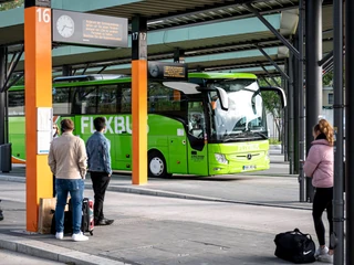 Jeden z pierwszych autokarów FlixBusa po powrocie na trasy. Dworzec autobusowy w Berlinie