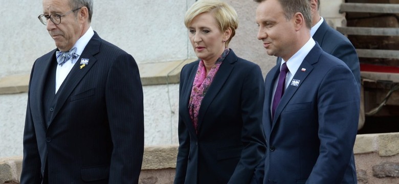 Gołąbeczki! Niestandardowe zachowanie Dudów podczas wizyty w Niemczech. FOTO