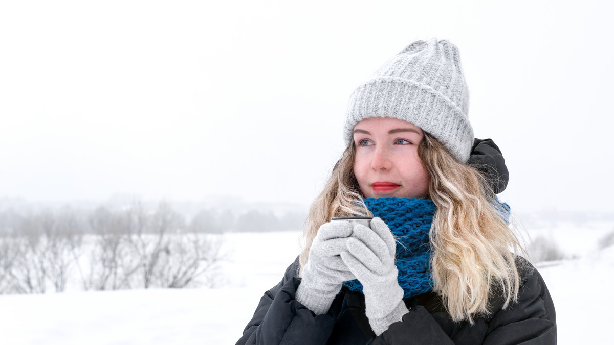 Modne akcesoria na zimę: czapka, szalik, rękawiczki