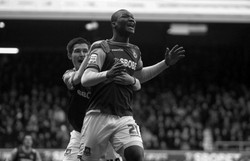 Nie żyje Senegalczyk Papa Bouba Diop. Strzelił pierwszą bramkę mundialu 2002 [WIDEO]