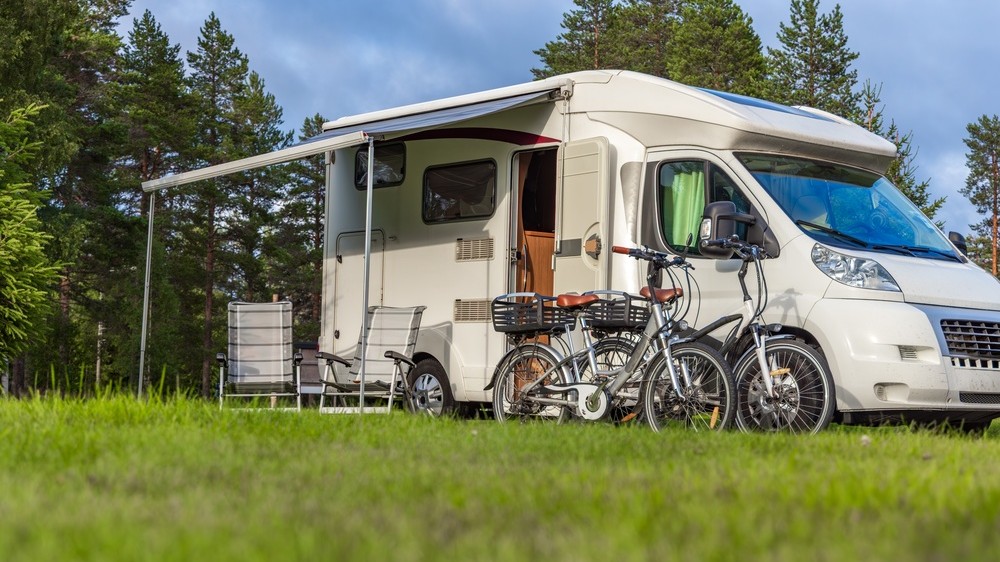 Cum să alegi rulota potrivită pentru vacanțe și camping