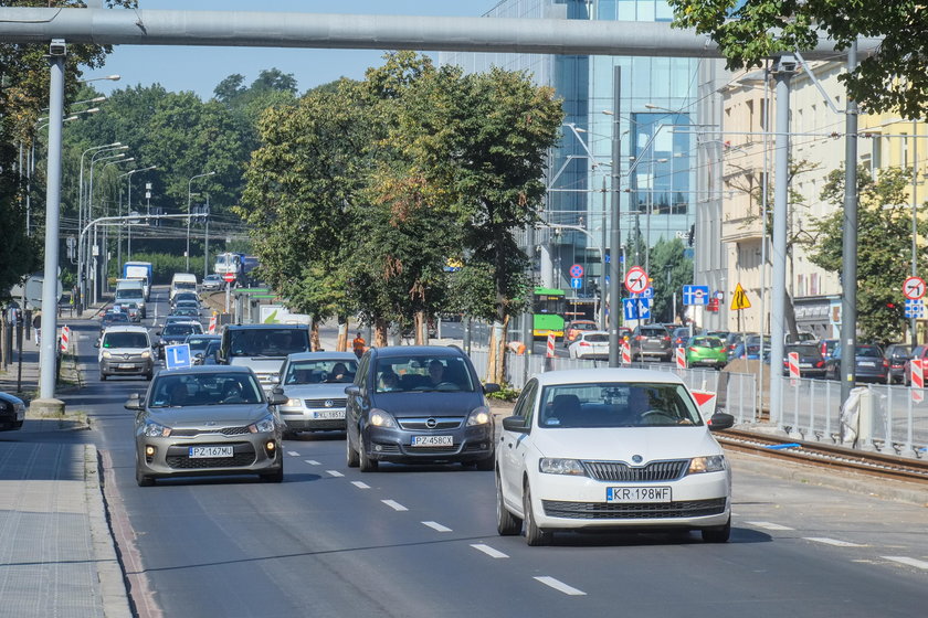 Tramwaje wracają po remoncie na ulicę Królowej Jadwigi