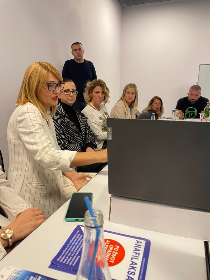 Sesija „Okrugli sto – ALERGIJE – Razgovor sa priznatim ekspertima – o astmi, ekcemu, alergijama na hranu i polen"