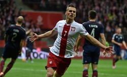 Arkadiusz Milik uratował remis ze Szkocją. Słaby mecz Łukasza Piszczka