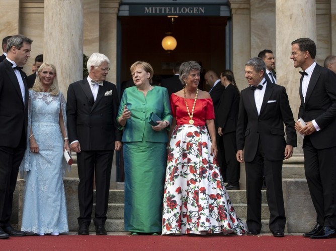 Goście na otwarciu festiwalu w Bayreuth