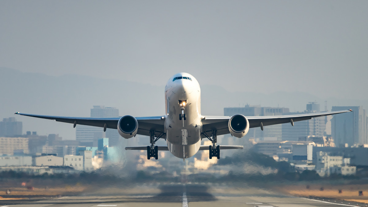 Rząd przyjął nowe rozporządzenie w sprawie zakazu w ruchu lotniczym