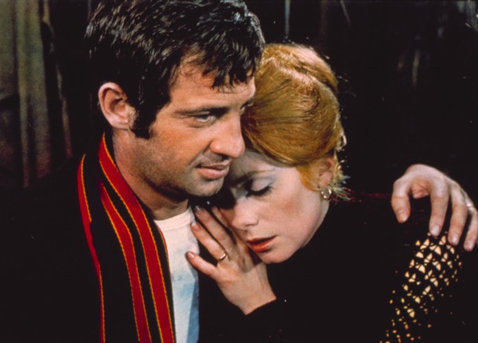 Catherine Deneuve i Jean-Paul Belmondo w filmie 'Polowanie na mężczyznę'