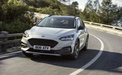 Nowy Ford Focus przechytrzy dziury w polskich drogach. Jest też rewolucja w wyglądzie [MAMY pierwsze ZDJĘCIA]
