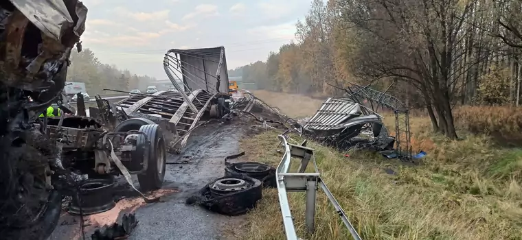 Tragiczny wypadek na A4. Po pożarze ciężarówki trzeba było zamknąć dwa pasy ruchu  