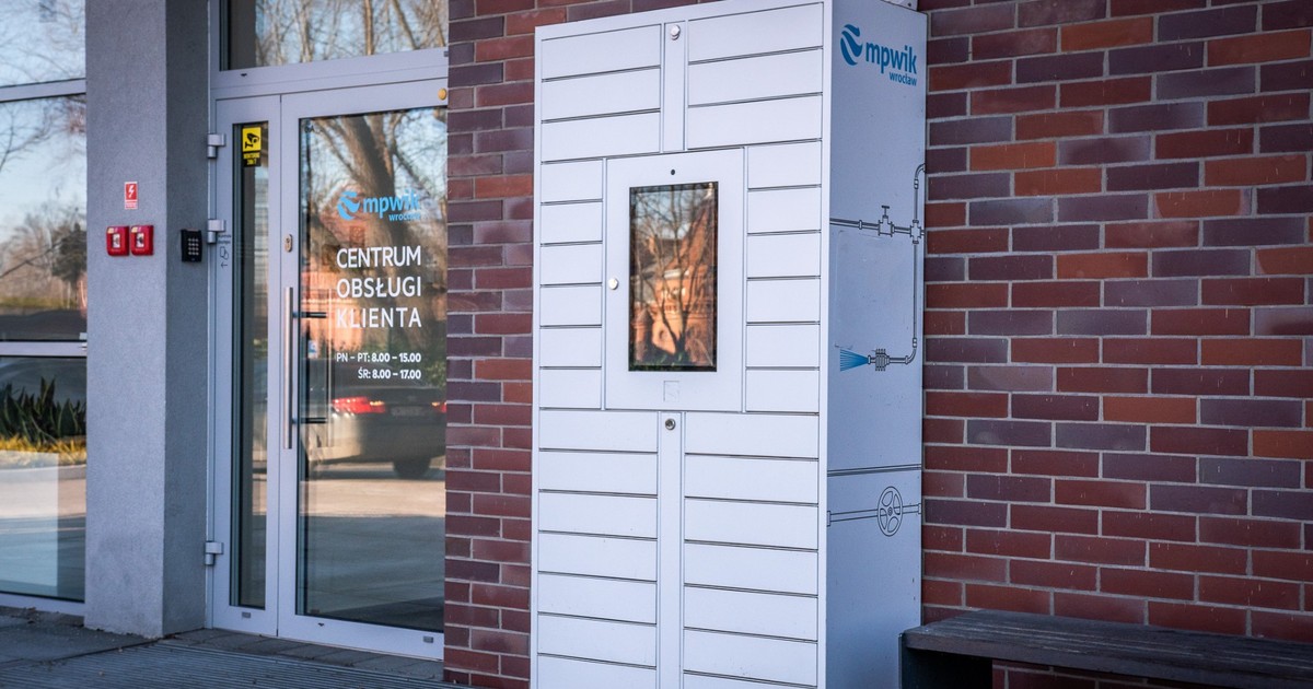 Schowkomat. On stale pracuje po godzinach!