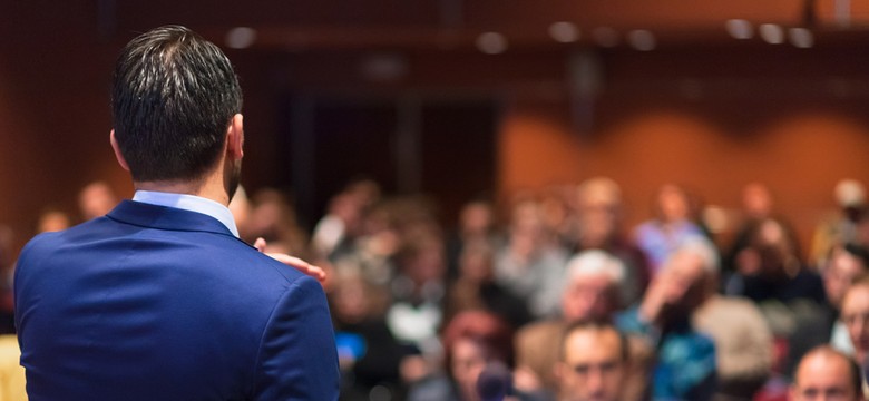 Oferują "Wczasy Plus", "darmowy" hotel i... pokaz materaca za 13 000 zł