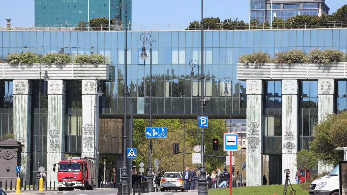 Gdynia. Wypchnął ciężarną żonę z balkonu. Spędzi 15 lat w więzieniu