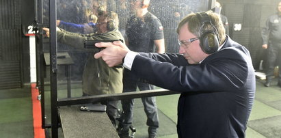 W PiS nie ma zgody na temat prawa do broni. Ustawa utknęła u marszałek Sejmu. Premier zdradza nam, dlaczego