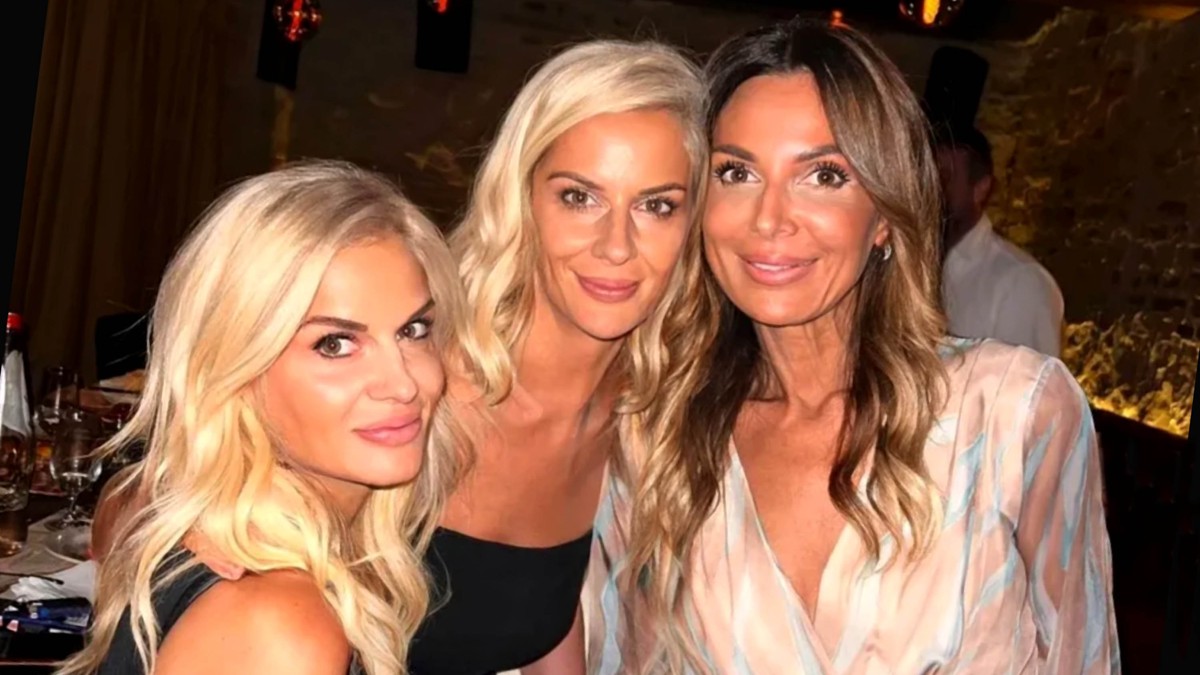 Slađana Tomašević sa sestrama