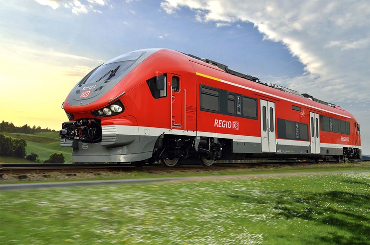 Umowa ramowa na dostawę do 470 spalinowych pociągów Link dla Deutsche Bahn za ok. 4,7 mld zł to największy kontrakt zagraniczny Pesy w historii, ale też poważne potencjalne ryzyko. Bo terminy mocno trzeszczą. 
<br><br>
W połowie ubiegłego roku Pesa powinna dostarczyć pierwszych dziewięć pociągów przeznaczonych dla oddziału DB świadczącego usługi w ramach Związku Komunikacyjnego Renu i Menu (Rhein-Main-Verkehrsverbund). Z kolei dostawy pociągów dla regionu Sauerland zostały przesunięte na koniec 2017 r. (według pierwotnych ustaleń pojazdy już powinny wozić pasażerów). DB na razie nie sygnalizuje naliczania kar umownych, ale sytuacja jest napięta.