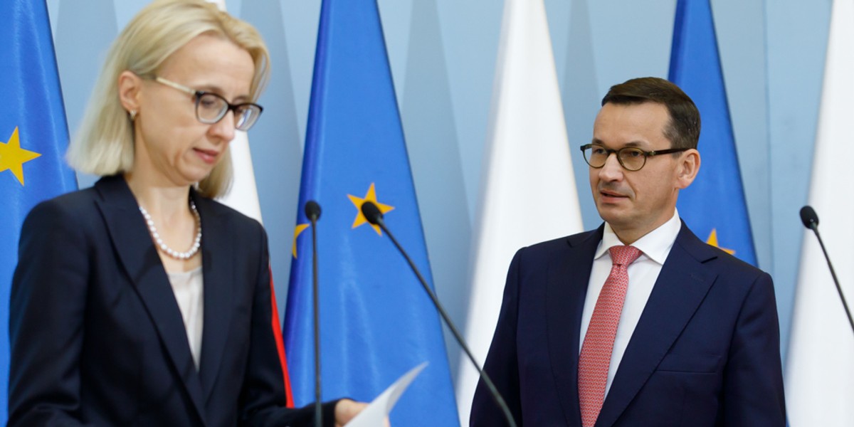 Na zdjęciu minister finansów Teresa Czerwińska oraz premier Mateusz Morawiecki