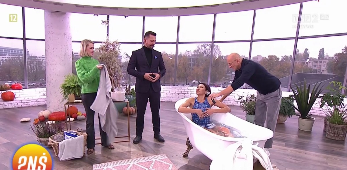 Anna Popek bez wahania wskoczyła do wanny z lodowatą wodę