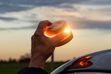 Od 1 stycznia nowe obowiązkowe wyposażenie samochodu. Zamiast z trójkątów