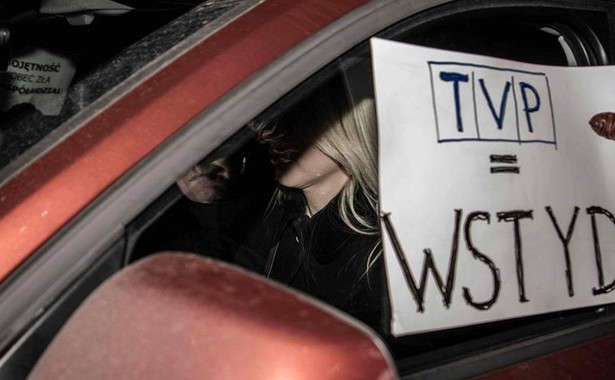 Protestujący pozwą TVP. "Dostaję tyle pogróżek, że nikt by tego nie wytrzymał"