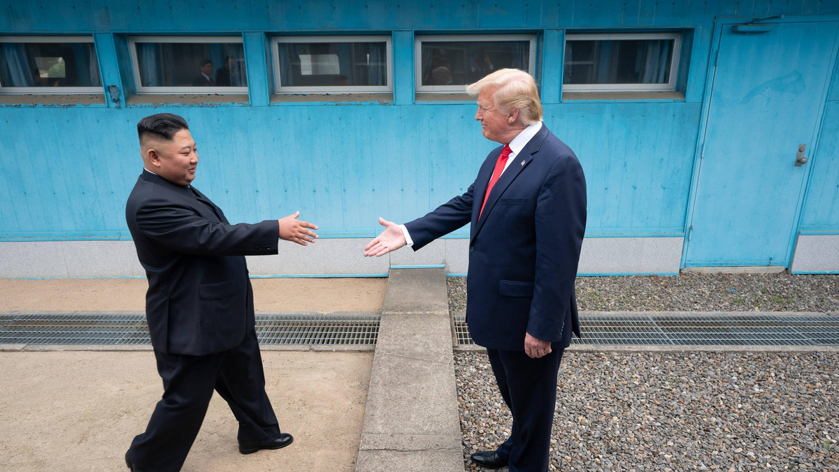 Relacje na linii Korea Północna-USA. Korea Północna: możliwe i dialog, i konfrontacja z USA