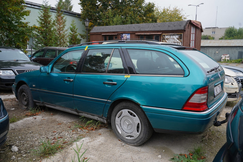 Mercedes C-180