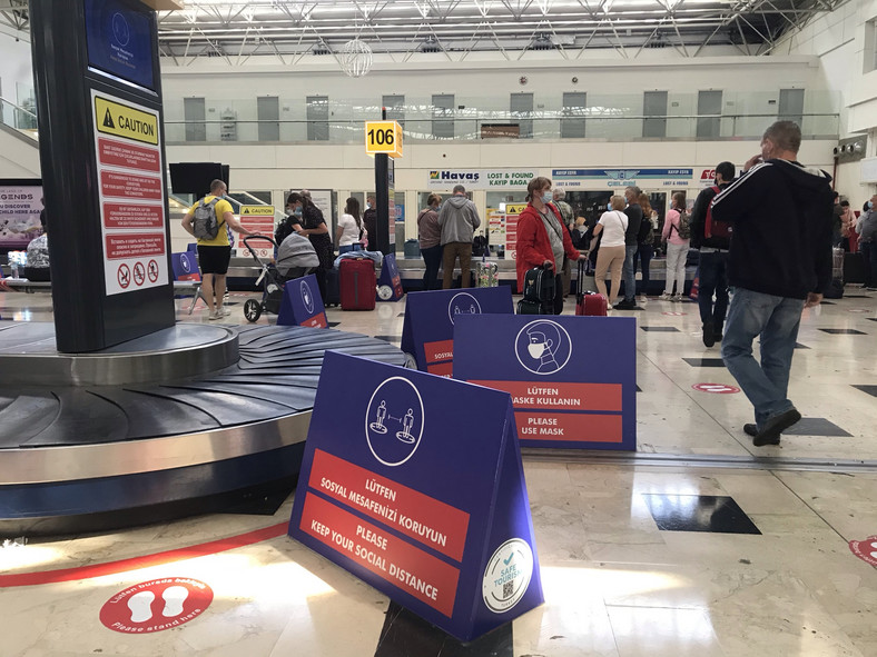 Odbiór bagaży, lotnisko w Antalyi