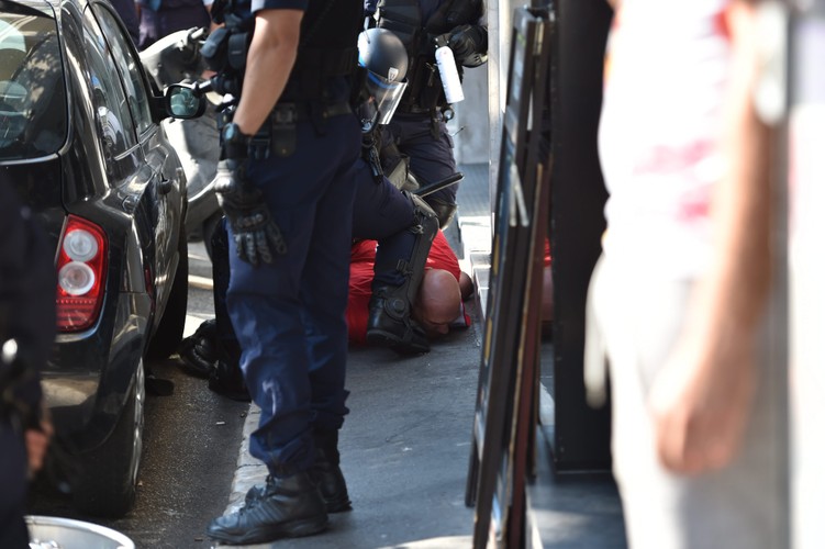 Nie wszyscy polscy kibice potrafili się zachować. Przepychanki na ulicach i stadionie w Marsylii