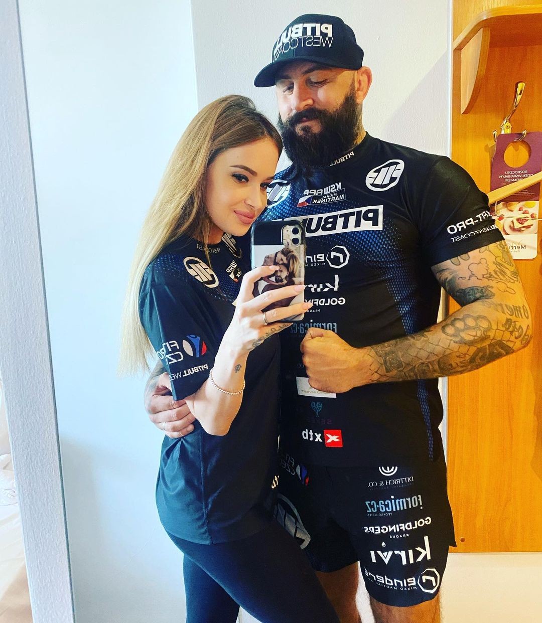 Český MMA fighter Michal Martínek s manželkou Lenkou. 