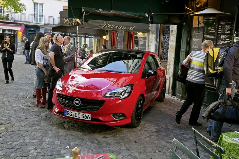 Opel Corsa z Claudią Schiffer w Paryżu