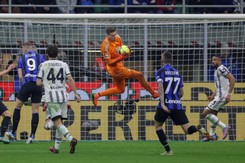 Szczęsny zamurował bramkę. Triumf Juventusu w 'Derby d'Italia', Lazio rządzi w Rzymie [WIDEO]