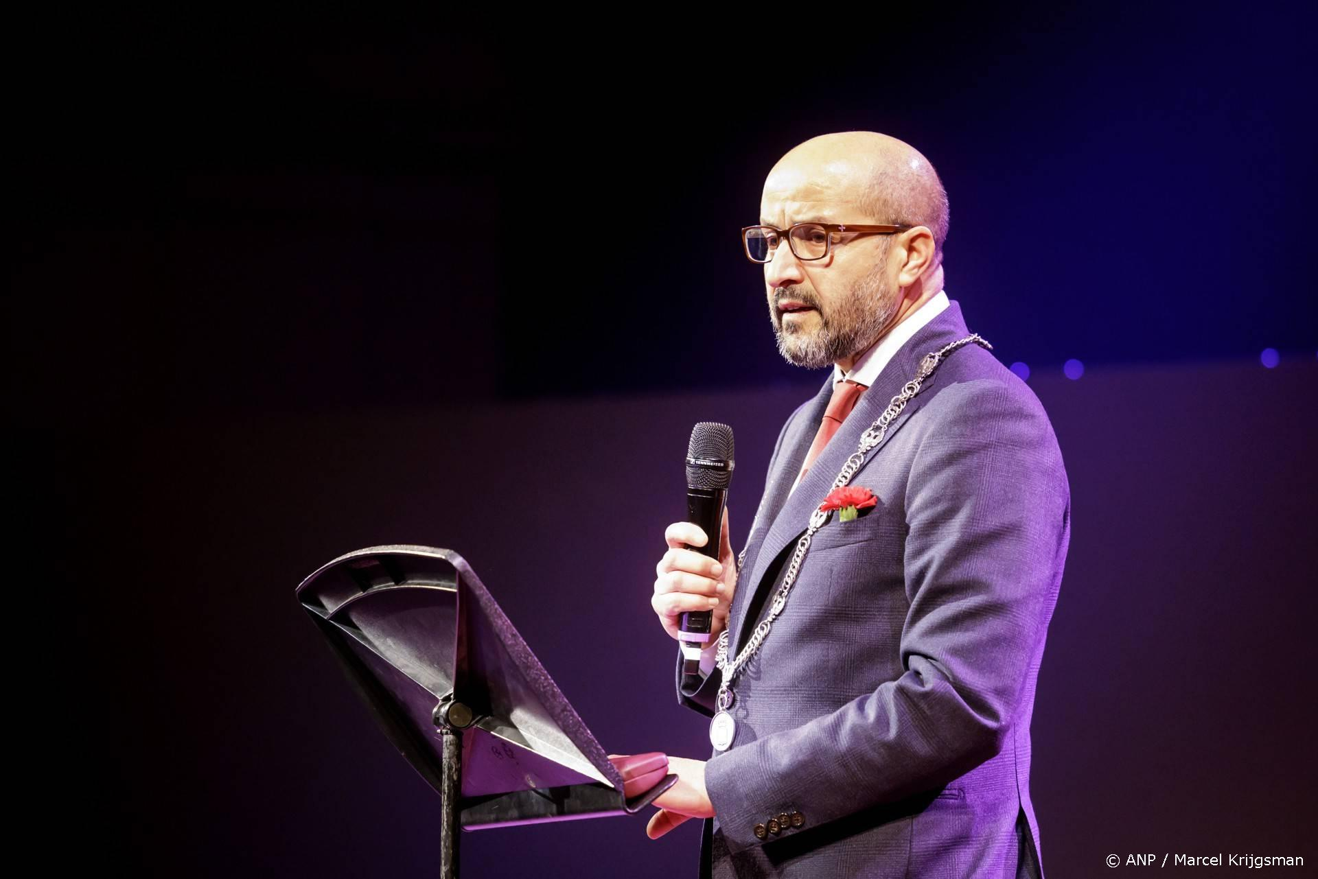 Arnhem roept op de regenboogvlag te hijsen na een haatdaad bij het station