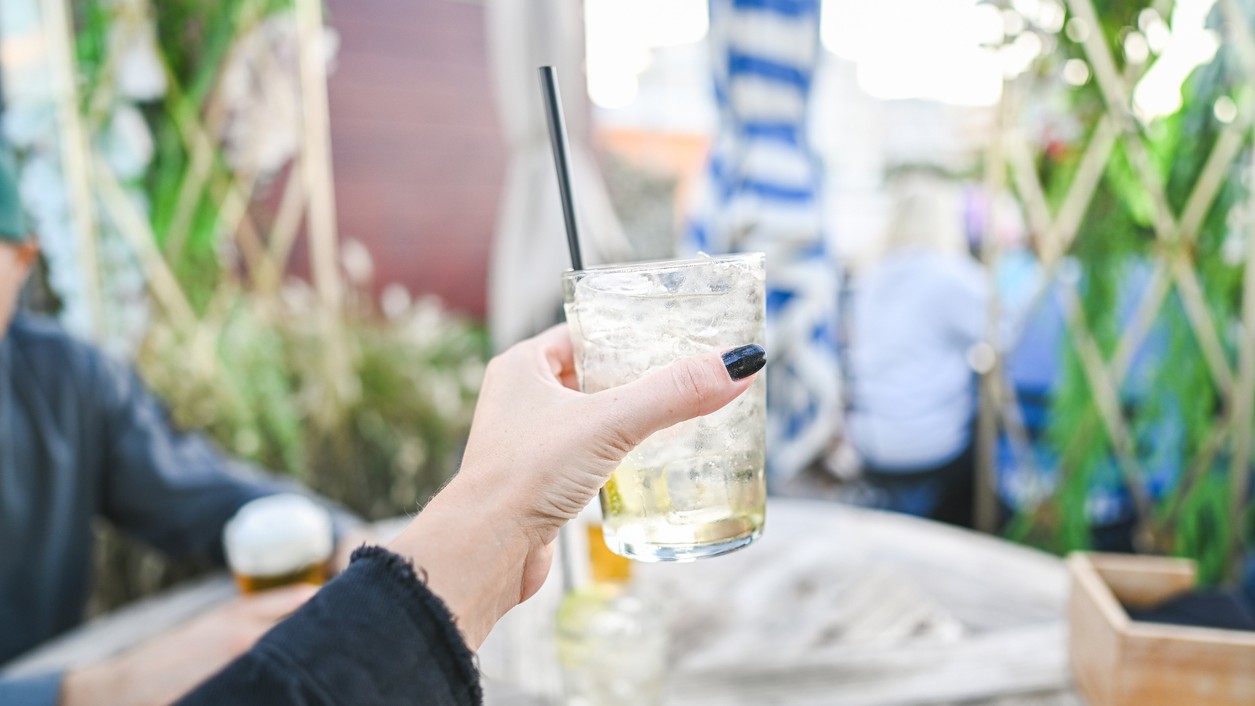 S týmto nápojom naozaj len opatrne! (Ilustračné foto)