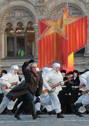 Historyczna parada na Placu Czerwonym