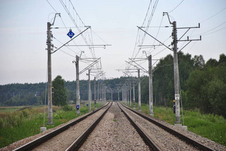Sieć trakcji kolejowej na słupach ETG