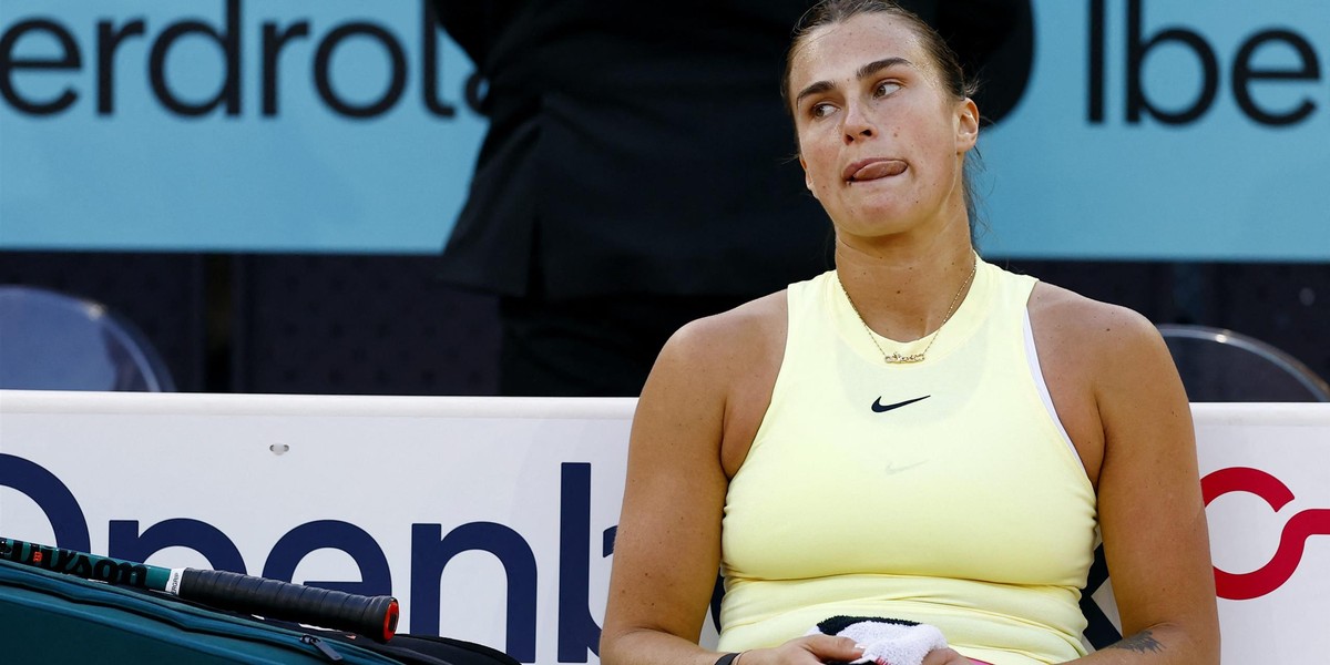 Aryna Sabalenka jak każdy normalny człowiek ma prawo do chwili słabości. W Rzymie gra z wielkim bólem pleców. 