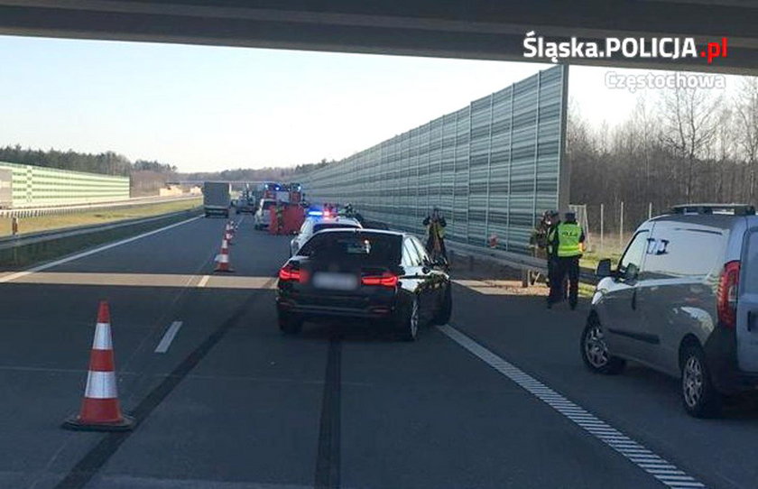 Chciał przejść przez autostradę. Nie żyje