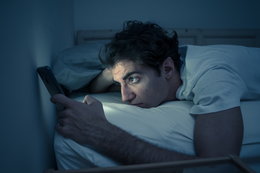Jak zasnąć szybko i bezproblemowo? Oto 12 wskazówek