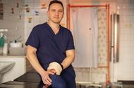 Vitalii Zaft, ortopeda, do Polski przyjechał w 2018 r. i trzy lata czekał na prawo wykonywania zawodu