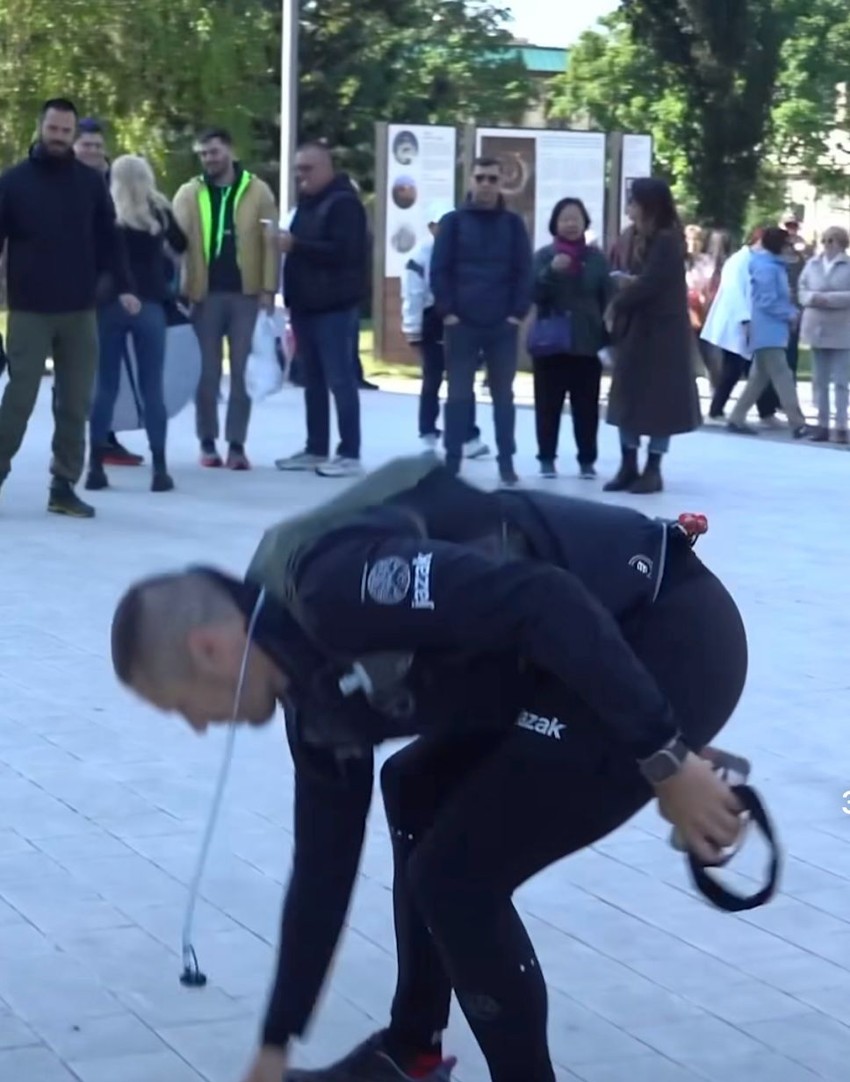 Nikola Rokvić krenuo je put Atine pešaka