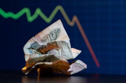 Rubel pikuje. Ale czy Rosja też?