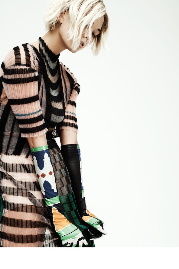 Karlie Kloss báliruhákban és papucsban az Interview magazinban!