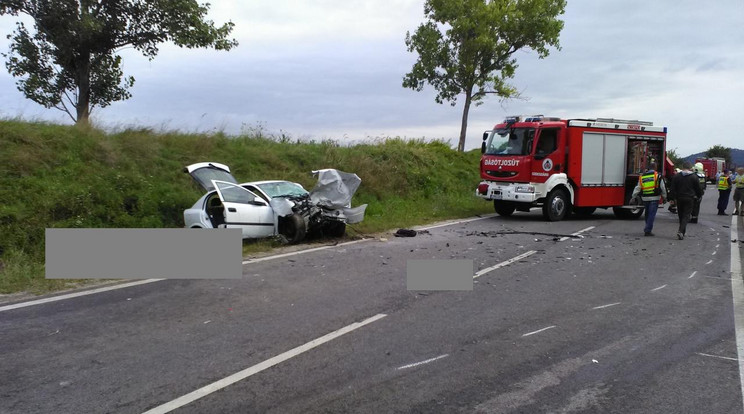 Személyautó ütközött egy pénzszállítóval /Fotó: police.hu