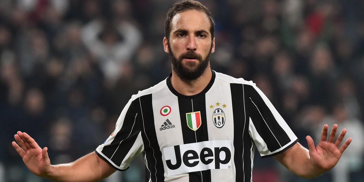 Gonzalo Higuain boi się o własne życie. Piłkarz otrzymuje pogróżki od kibiców