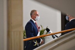 "Kultura zastraszania" w PiS. Senator Jackowski mówi o szantażu ze strony kierownictwa partii