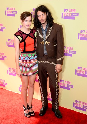 Emma Watson i Ezra Miller na MTV Video Music Awards 2012