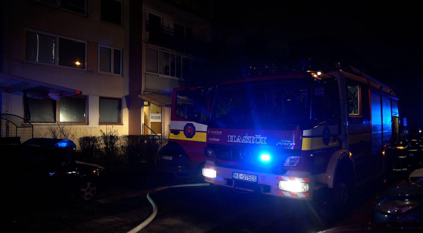 Nočný požiar bytu v Košiciach. 